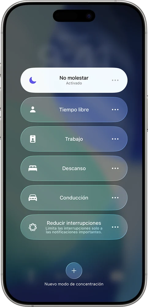 Captura oficial de Apple con No molestar activado en el iPhone para reducir interrupciones mientras se reproduce la canción de la propuesta.